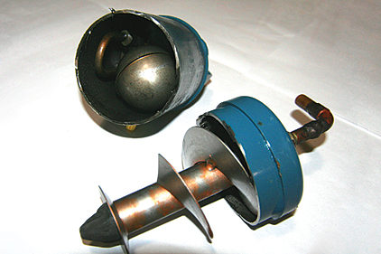 Маслен сепаратор разрязан.jpg