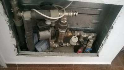 Стара помпа подово1.jpg