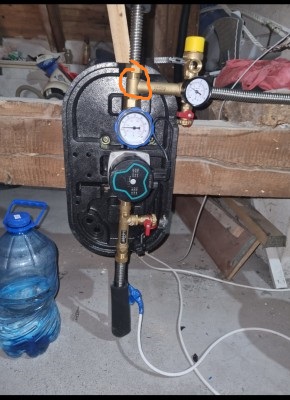 Помпена група.jpg