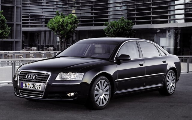 Audi A8 6.0 W12 quattro[1].jpg