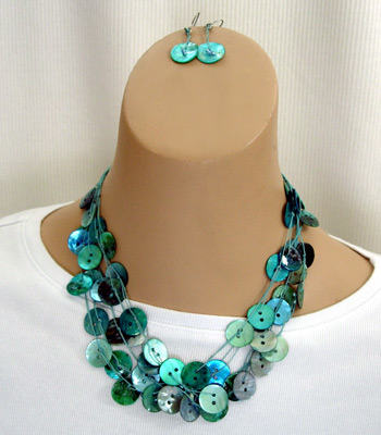 Jewelry_ButtonNecklace.jpg