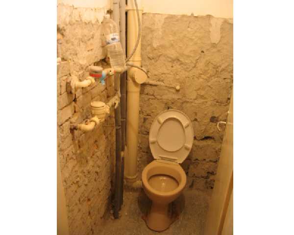 toaletna remont resized.JPG